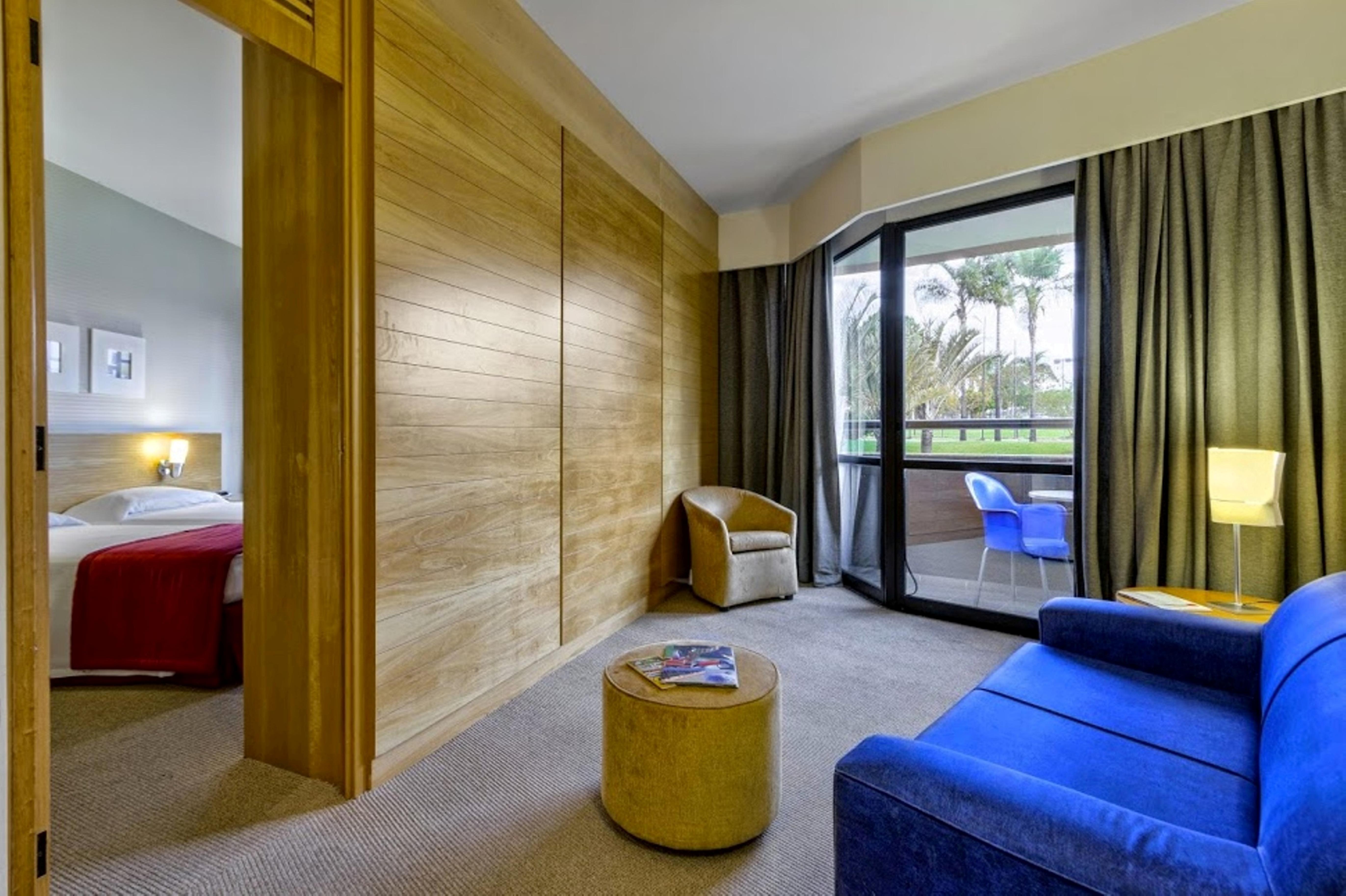 Отель Golden Tulip Brasilia Alvorada Экстерьер фото