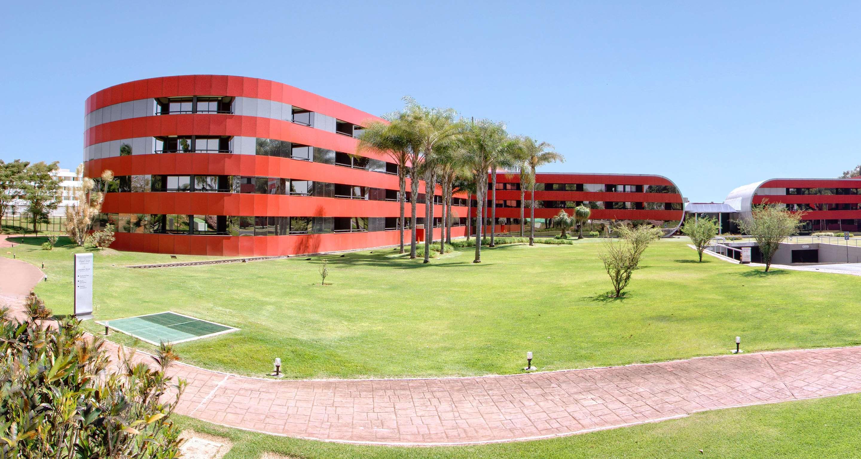 Отель Golden Tulip Brasilia Alvorada Экстерьер фото