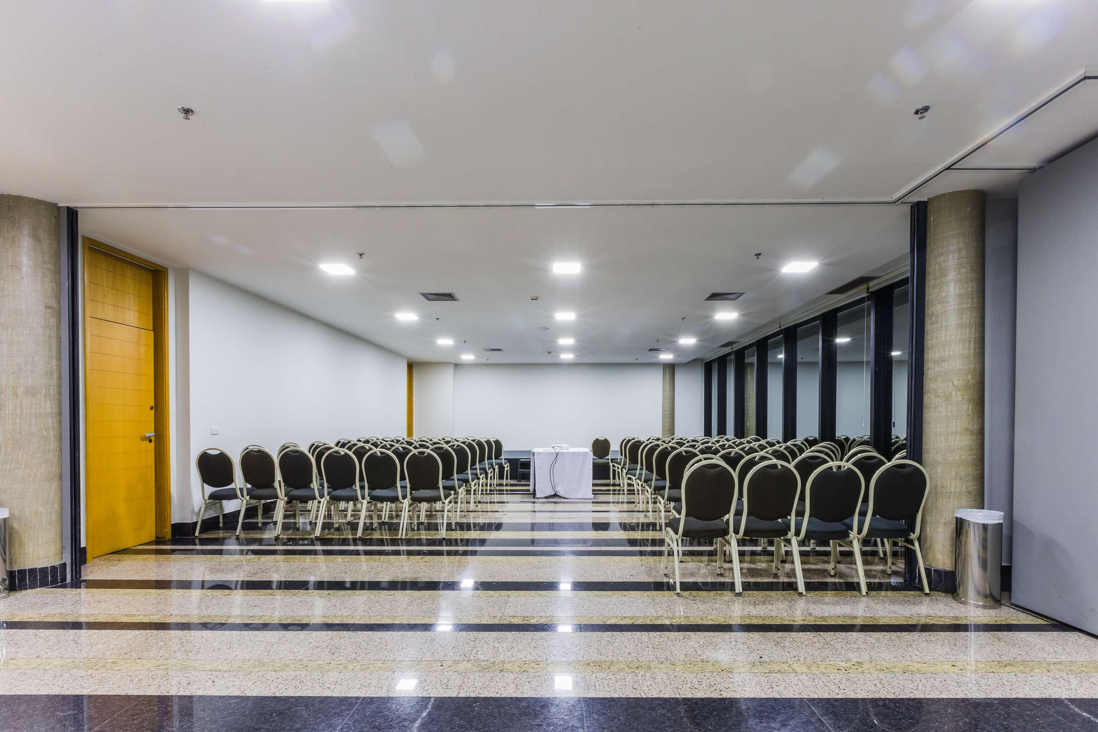 Отель Golden Tulip Brasilia Alvorada Экстерьер фото