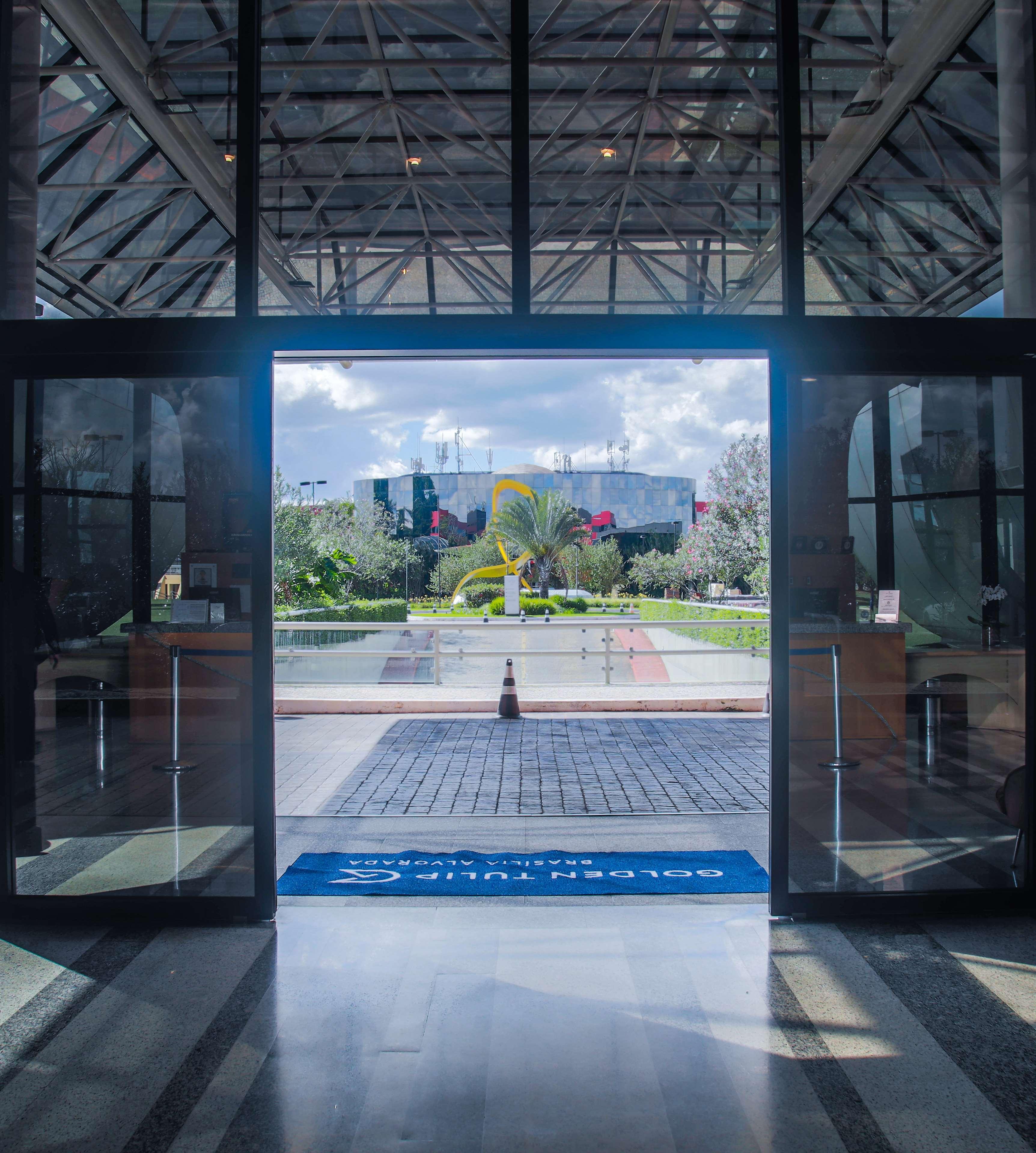 Отель Golden Tulip Brasilia Alvorada Экстерьер фото