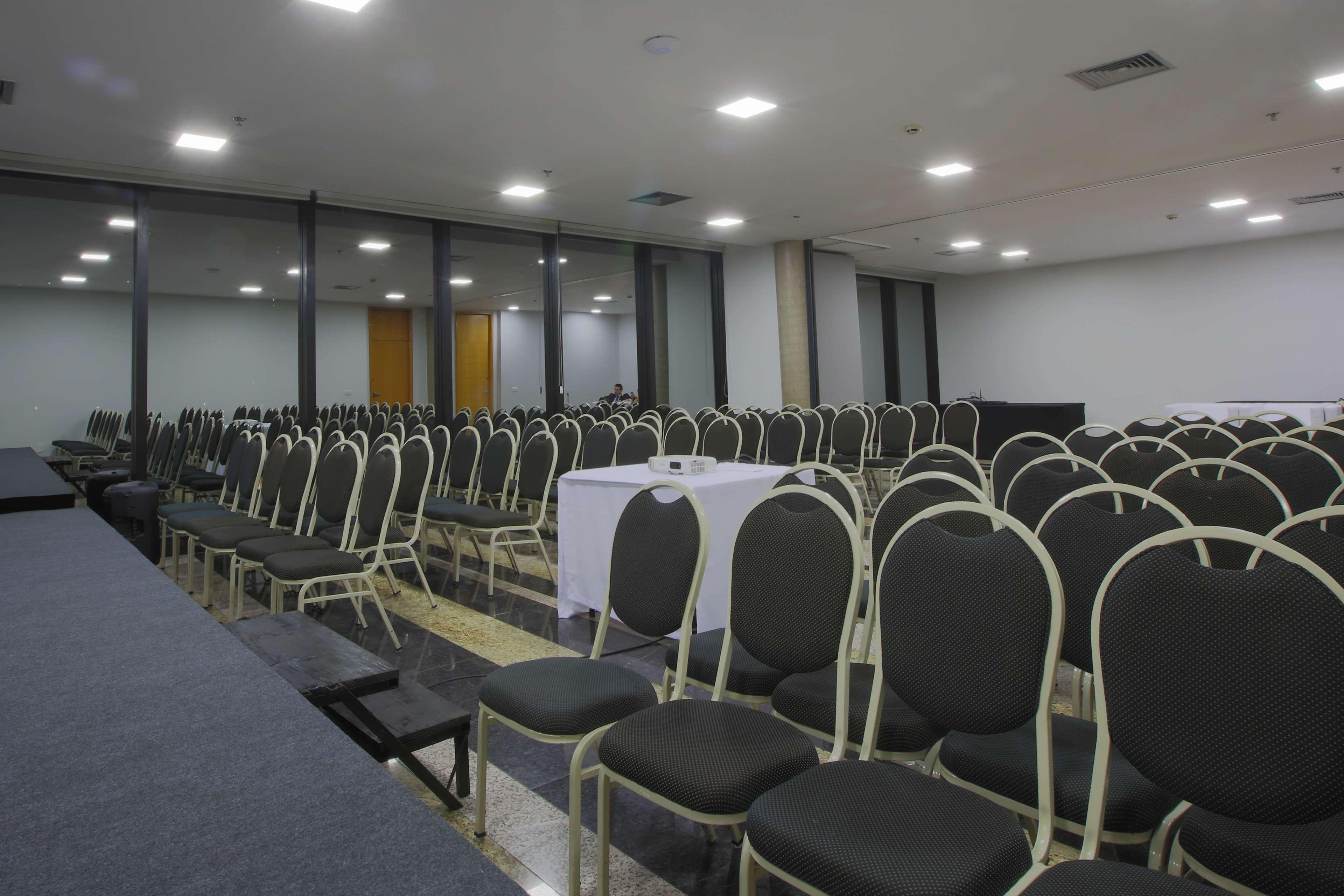 Отель Golden Tulip Brasilia Alvorada Экстерьер фото