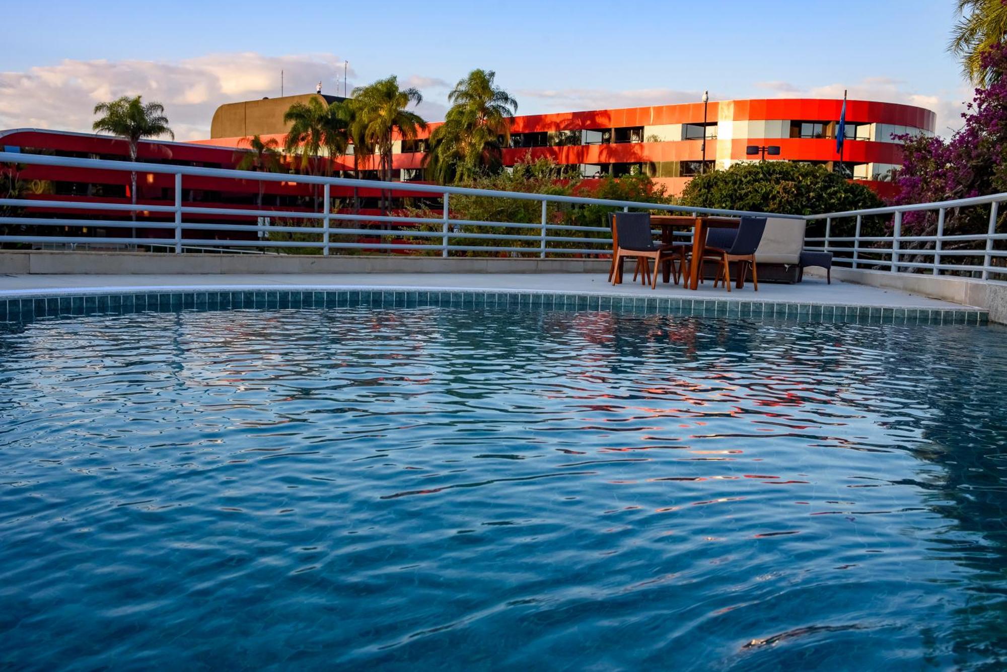 Отель Golden Tulip Brasilia Alvorada Экстерьер фото